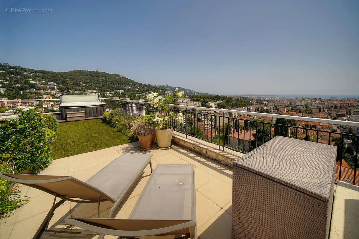 Appartement à LE CANNET