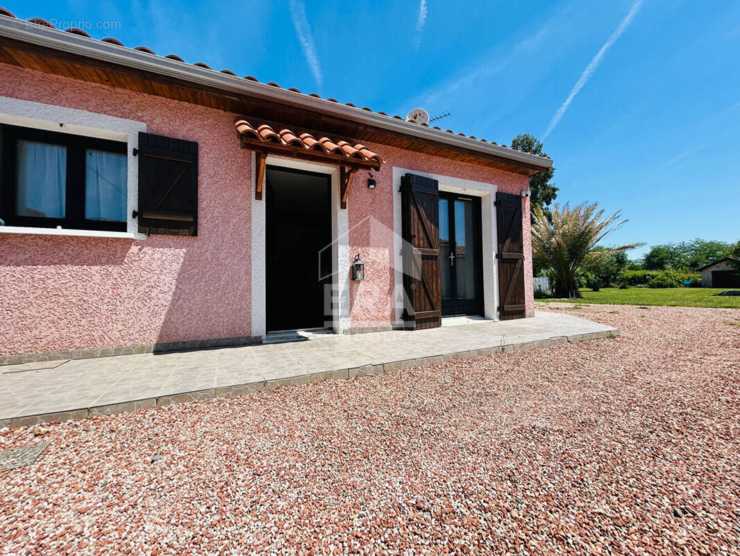 Maison à CAMALES