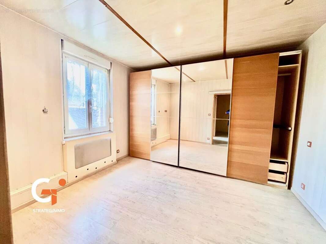 Maison à SAINT-ETIENNE-DU-ROUVRAY