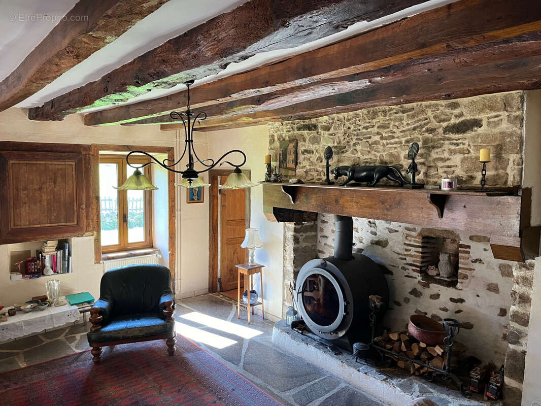 Maison à LA CROISILLE-SUR-BRIANCE