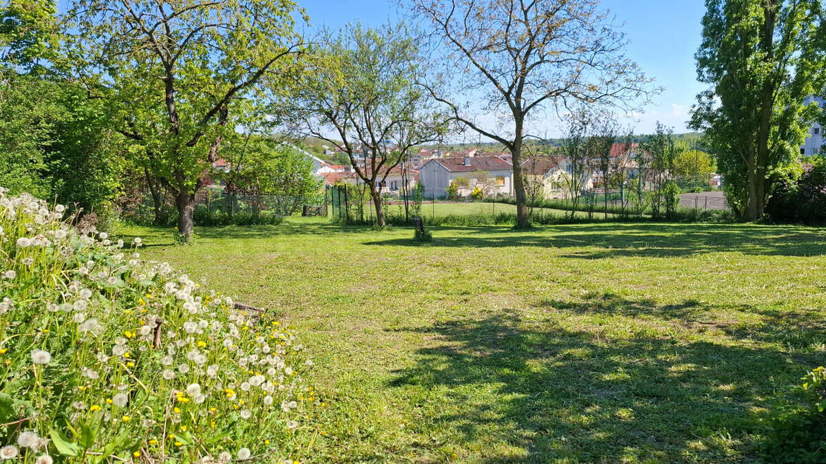 Terrain à VARANGEVILLE