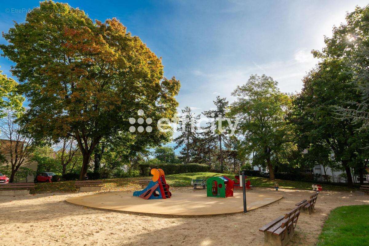 Appartement à NANTERRE