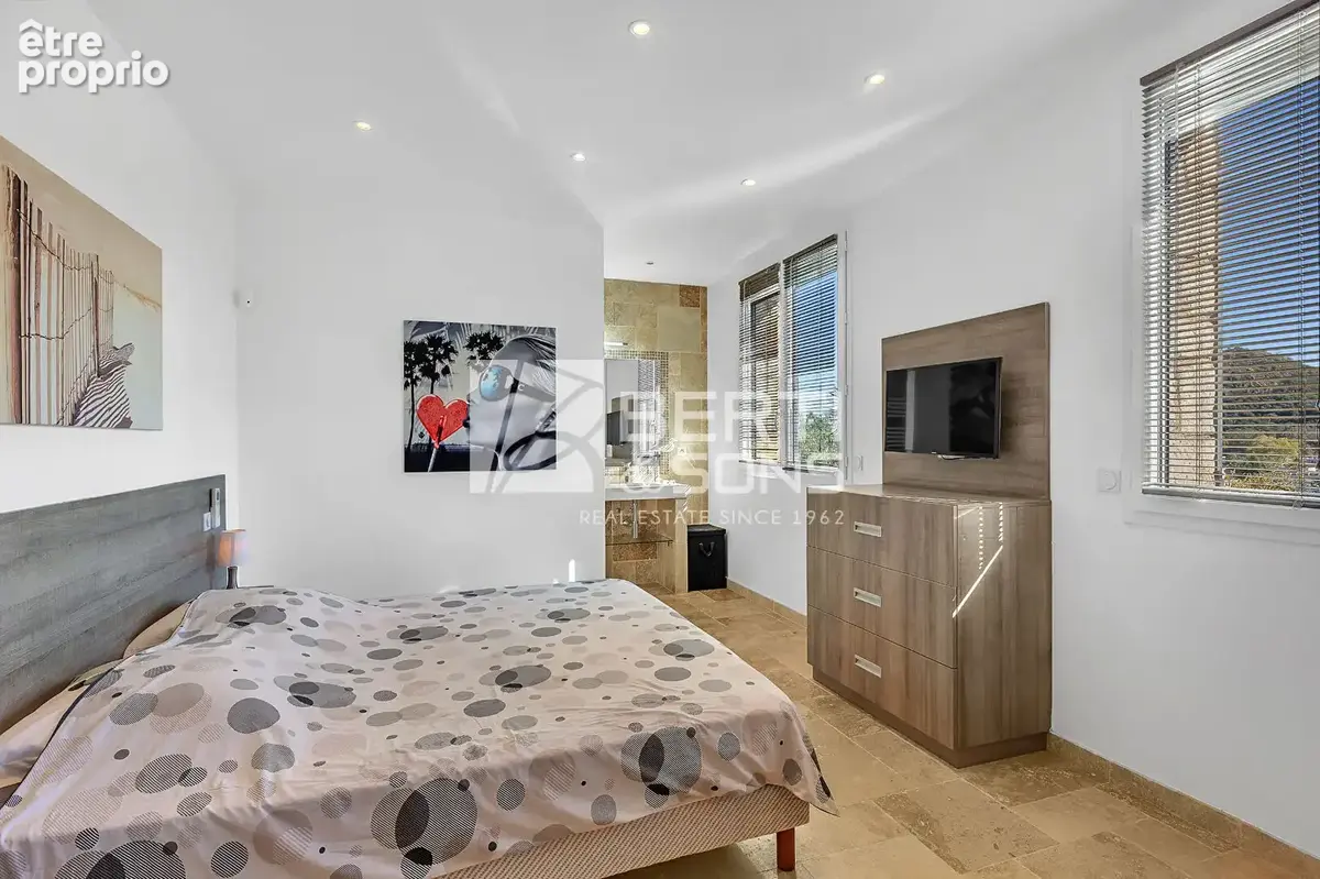 Exclusivite - mandelieu produit rare !  villa 6 pieces en pierre rénovée - quartier recherché - photo 11