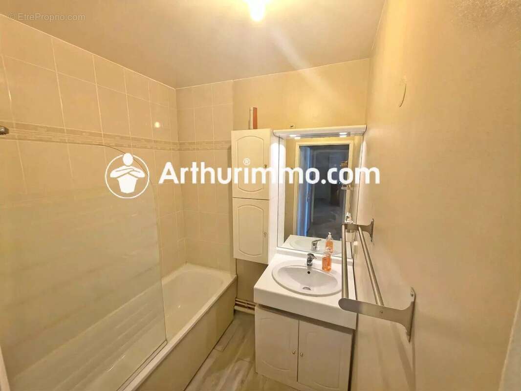 Appartement à SAVIGNY-LE-TEMPLE