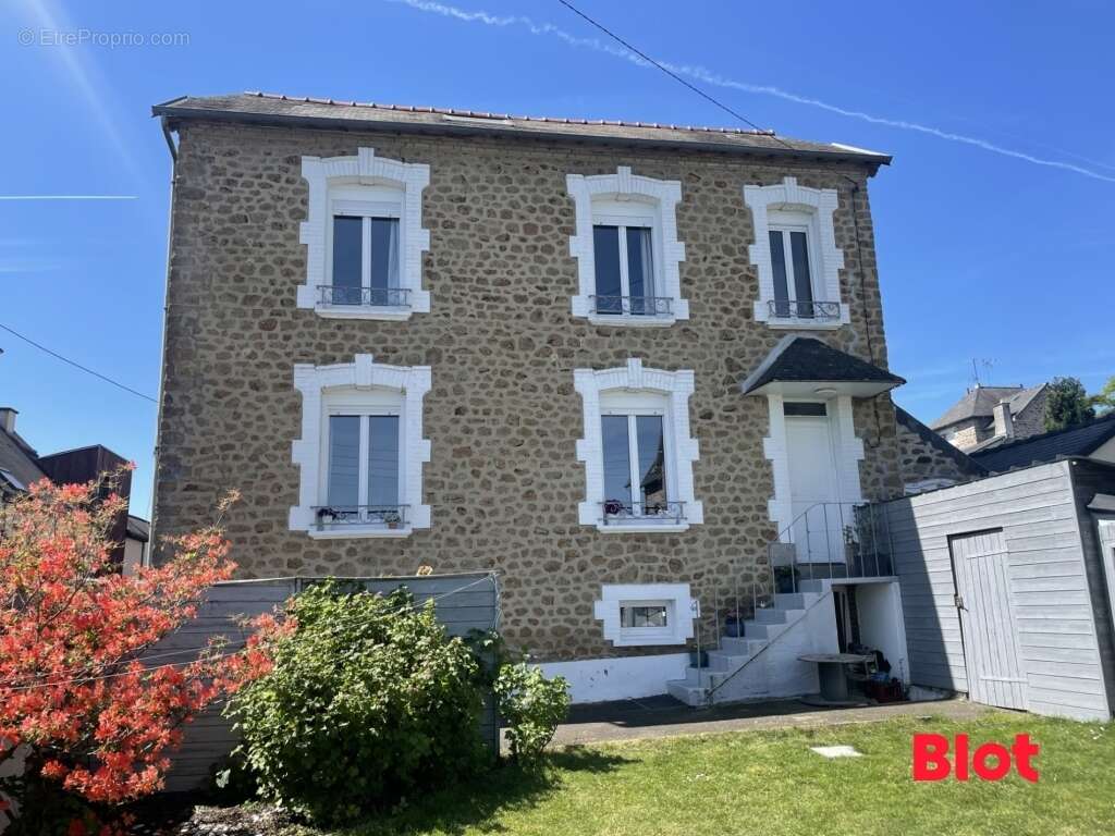 Maison à FOUGERES