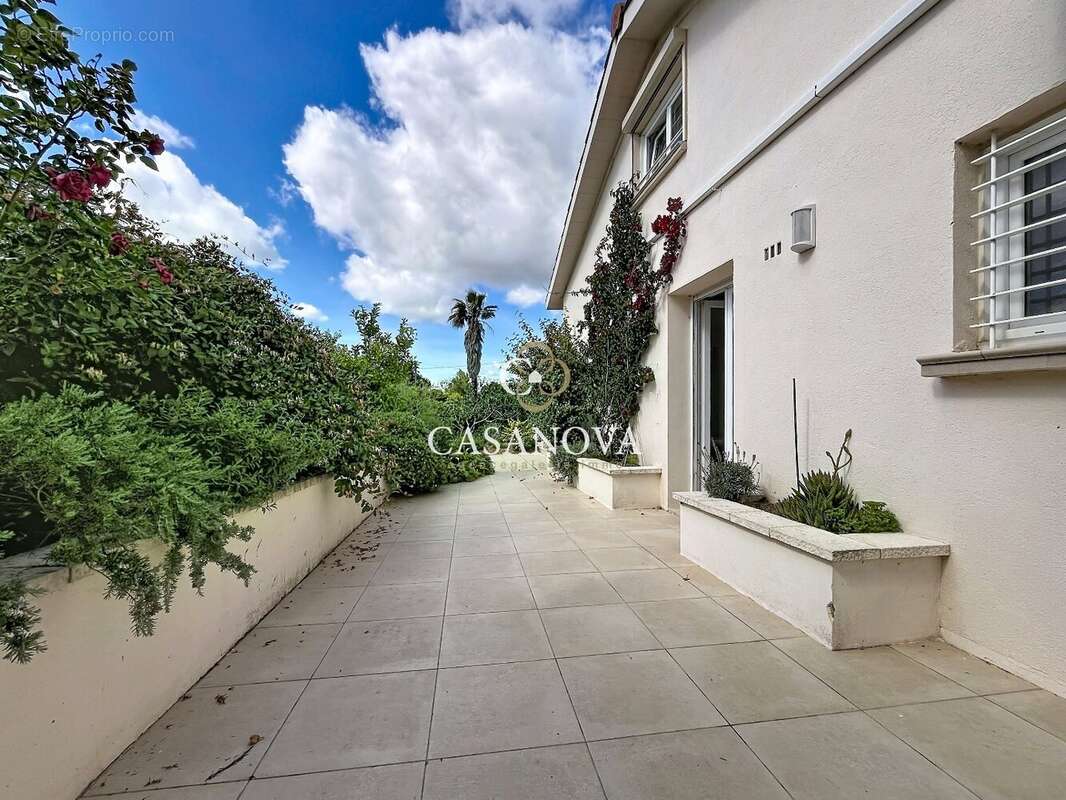 Villa à vendre à Laurens avec grand jardin paysager - photo 21