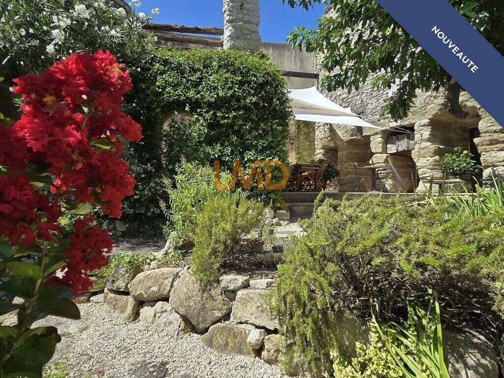 Ancien moulin du 17ème siècle avec piscine et dépendances - photo 7