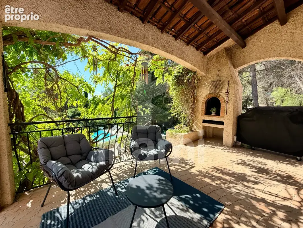 Villa T5 + Chalet 40 m2 - parcelle 5 000 m2 - Rognes - photo 6