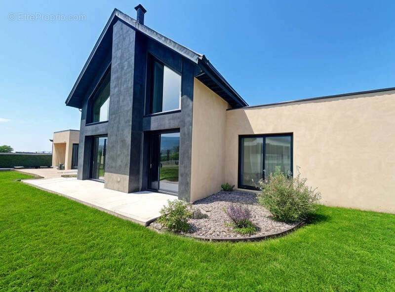 Maison à PONTACQ