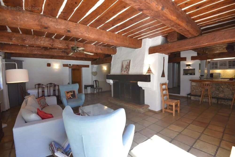 Maison à CALLIAN