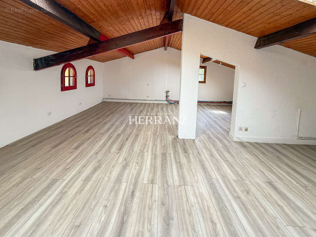 Maison  familiale 238 m2 au coeur d'un domaine boisé avec etang - photo 6