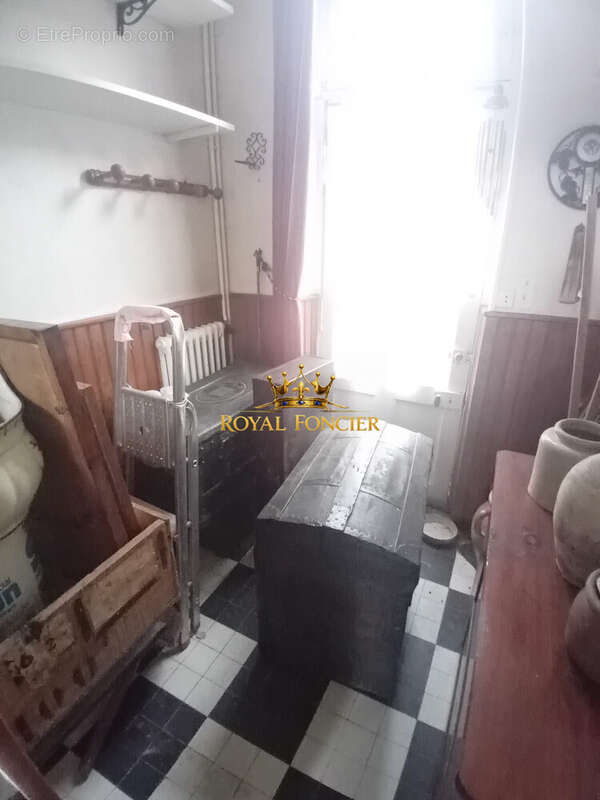 Maison 194 m² à Charnizay  - photo 9