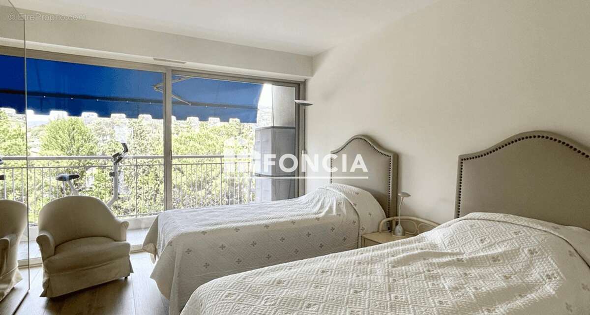 Appartement à MANDELIEU-LA-NAPOULE