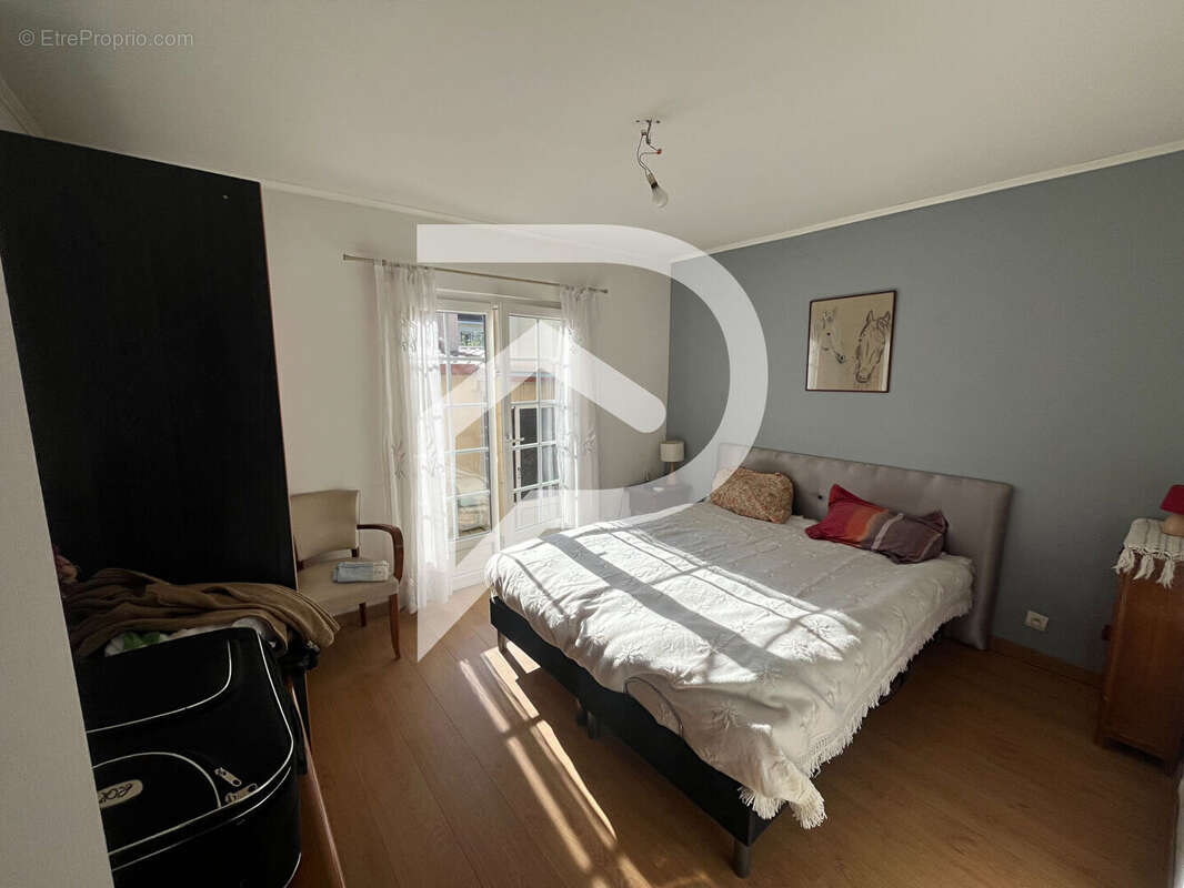 Maison à VIRY-CHATILLON