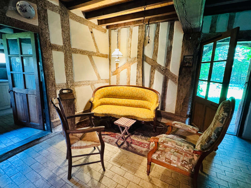 Maison à FRANGY-EN-BRESSE