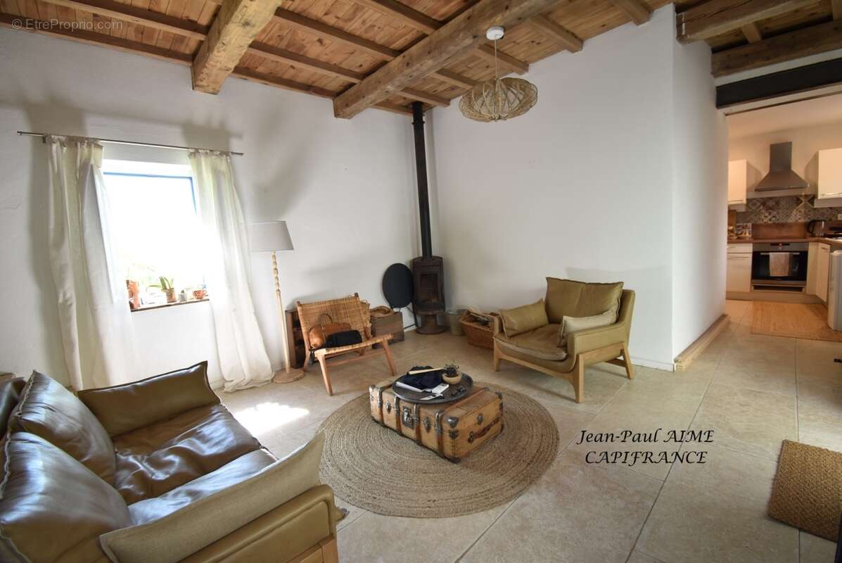 Issirac – maison de village t3 en pierre avec toit-terrasse et vue – dépendances en option - photo 4
