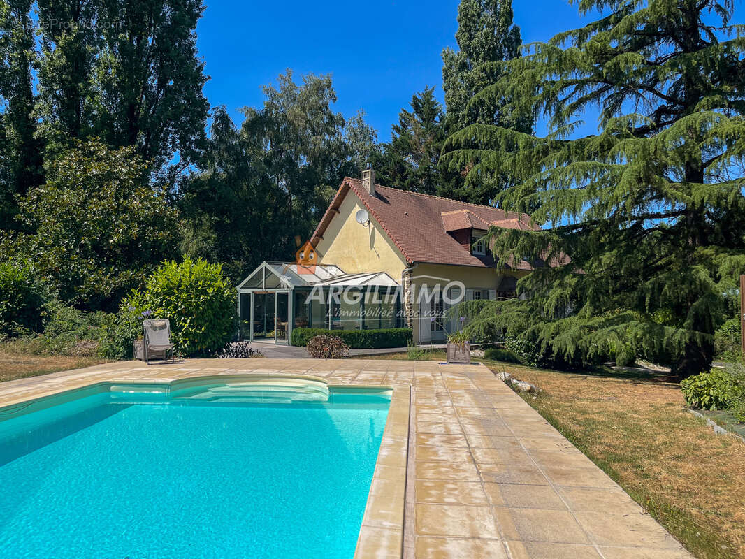 Propriété avec deux habitations et piscine - photo 25