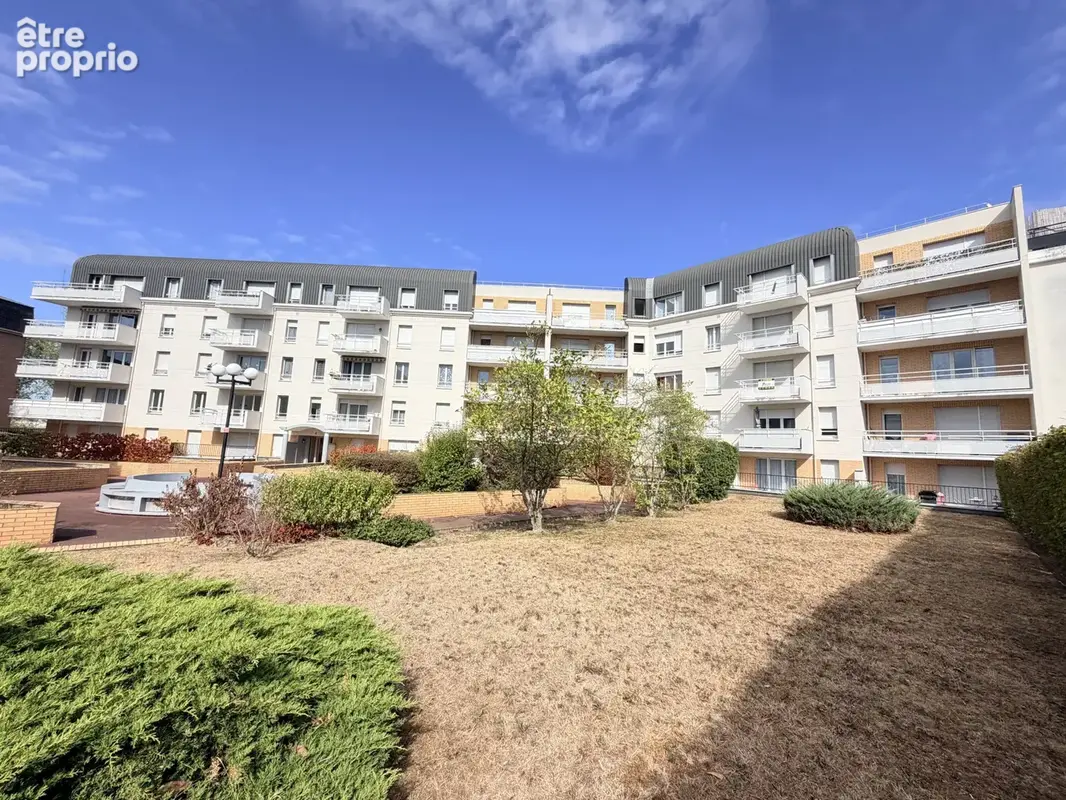 Appartement à COURCOURONNES