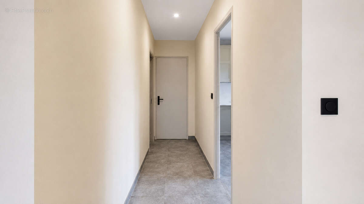 Maison à LA LOGE-POMBLIN