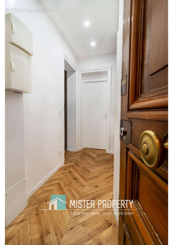 Appartement à PARIS-17E