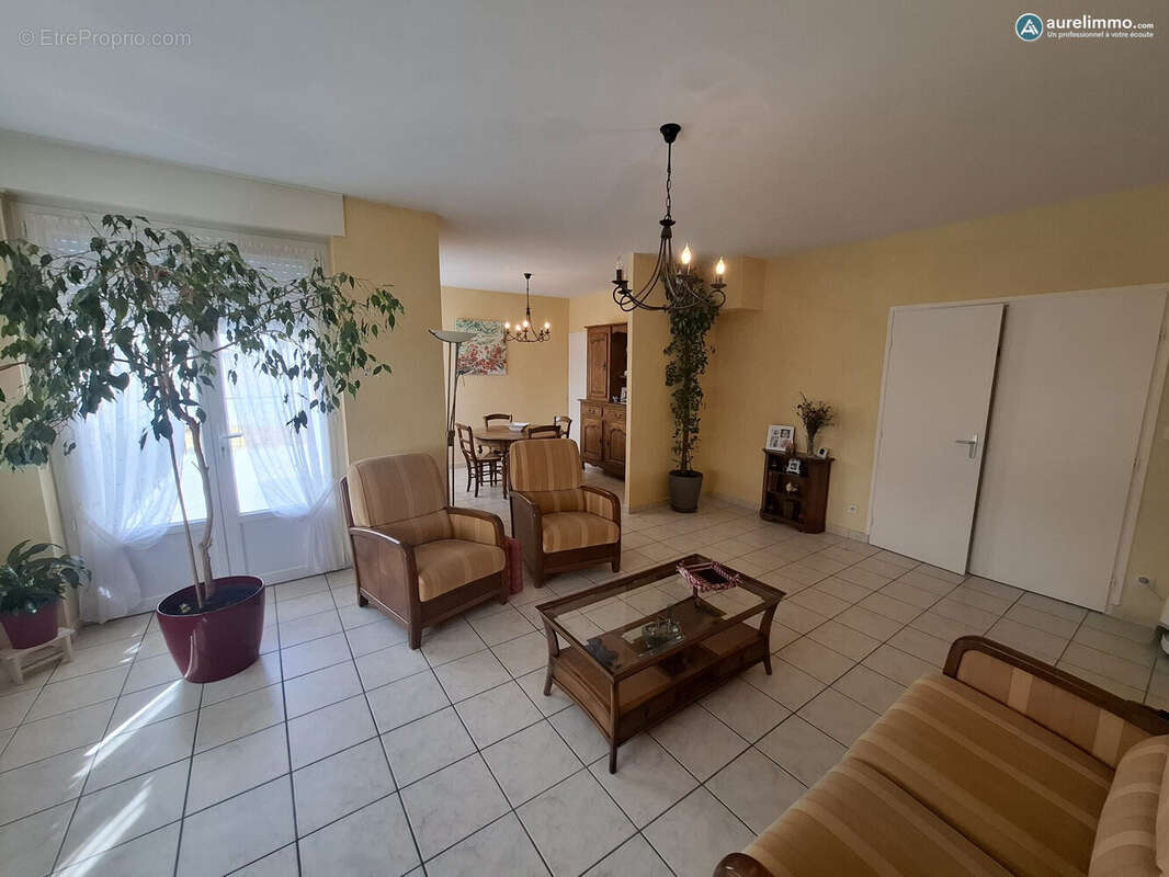 Maison 190 m² à Neris-Les-Bains  - photo 6