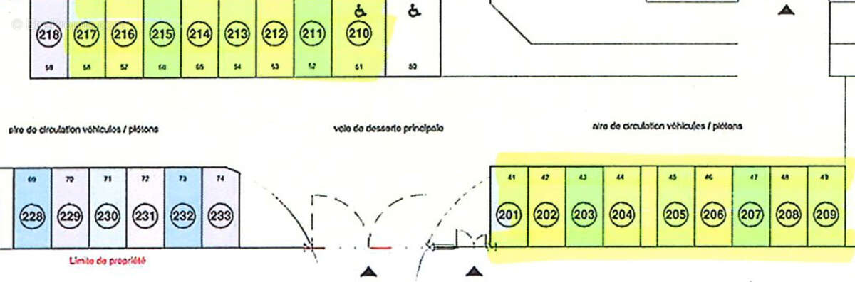 Parking à SAINT-PIERRE-DU-PERRAY