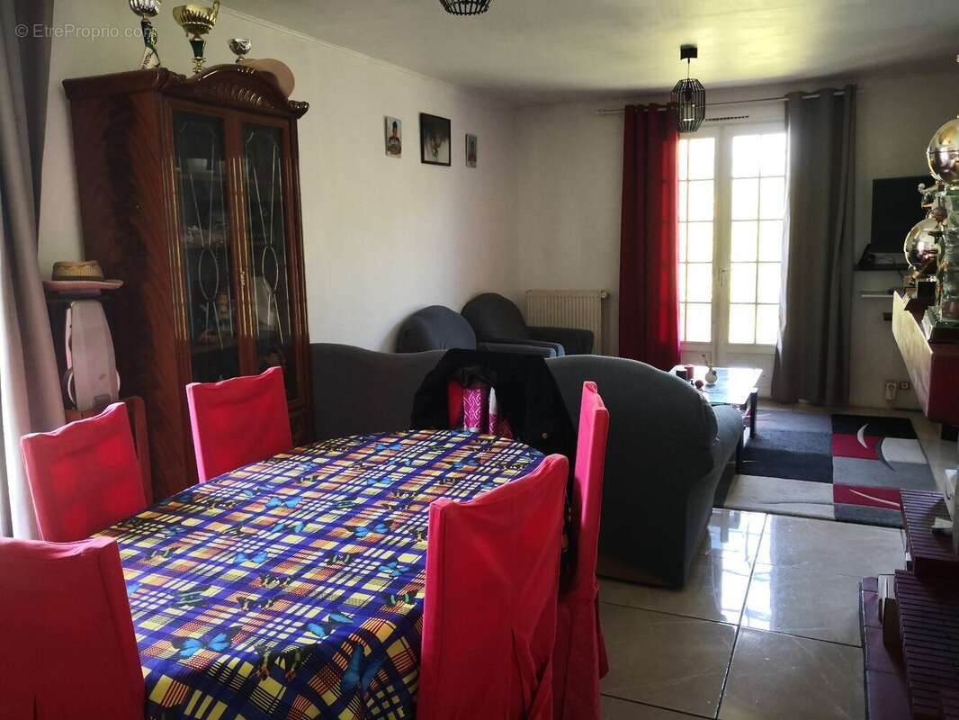 Maison à FERRIERES-EN-GATINAIS