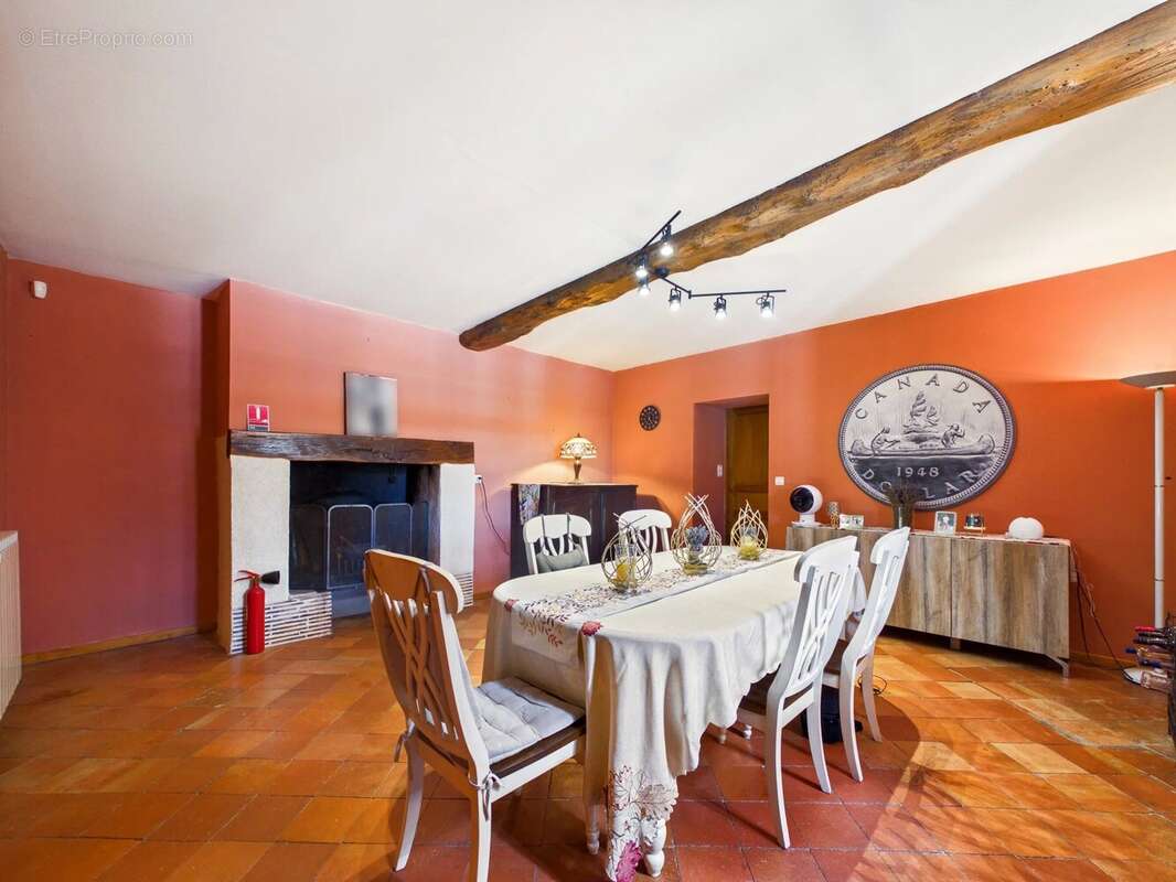 Fabuleuse maison en pierre avec piscine et joli jardin - photo 6