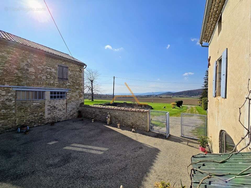 Maison à PONT-DE-BARRET