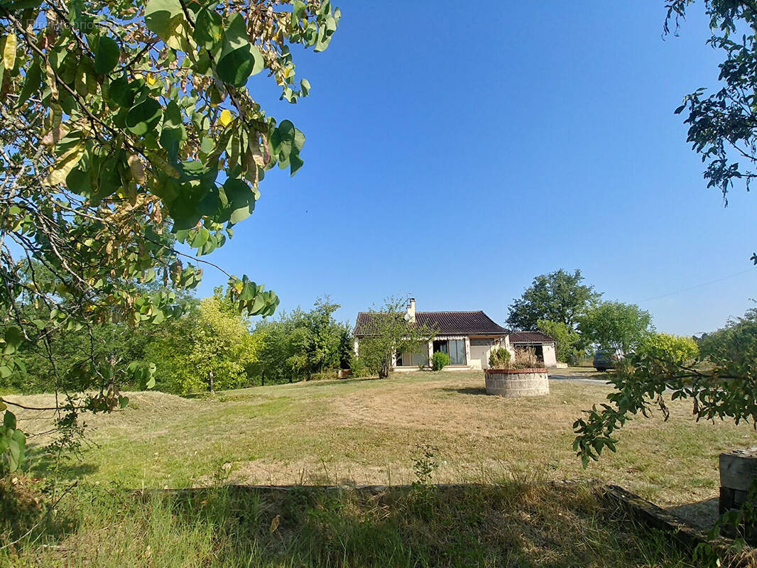 Maison à PUYLAROQUE