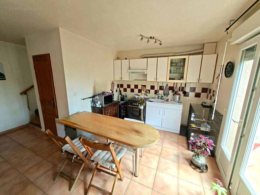 À vendre Ensemble immobilier composé de deux logements LOUÉS sur Pertuis - photo 5