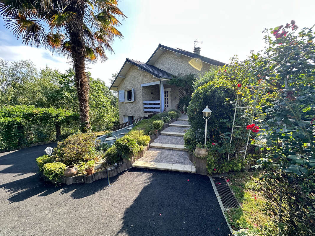 Villa 153 m2 à Espoey - photo 2