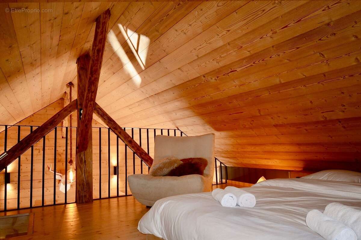 Dpt haute savoie (74), à vendre thollon-les-memises maison-gîte coeur de station - photo 29