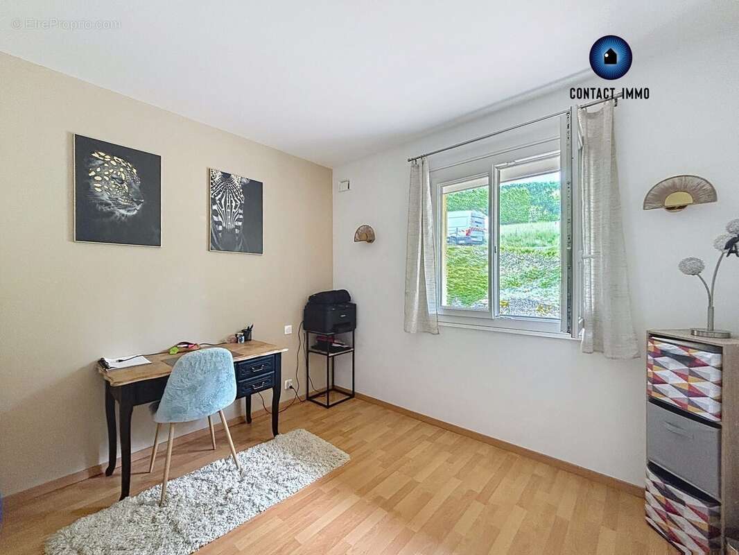 Maison 137 m² à Larche  - photo 9