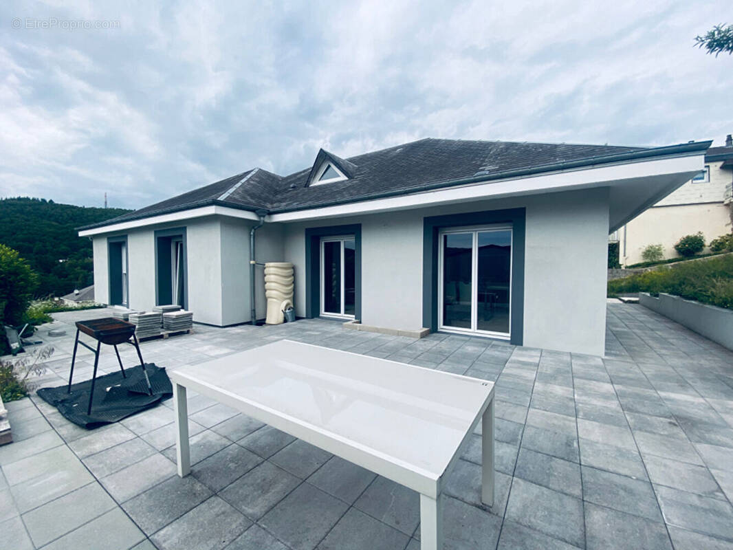 Maison à NOUZONVILLE