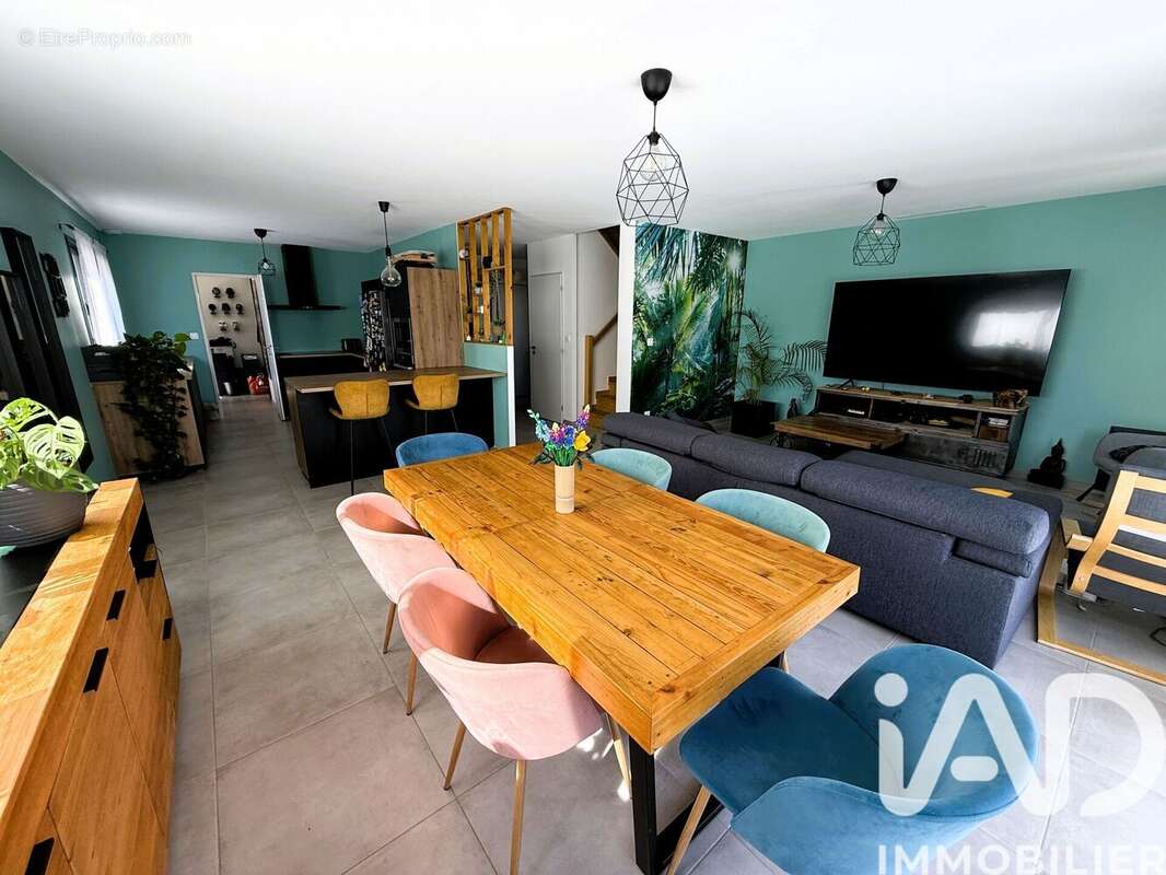 Photo 5 - Maison à VALERGUES