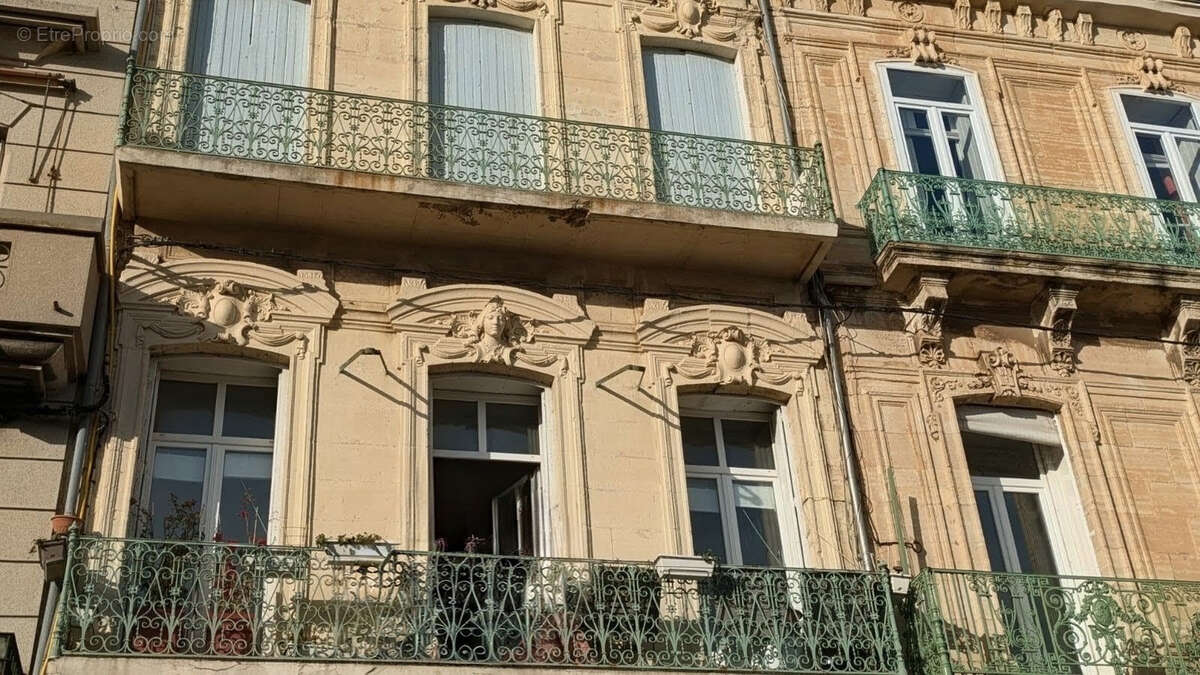 SÈTE (34) — Appartement Haussmannien XIX siècle de 254 m2 avec vue mer panoramique - photo 3