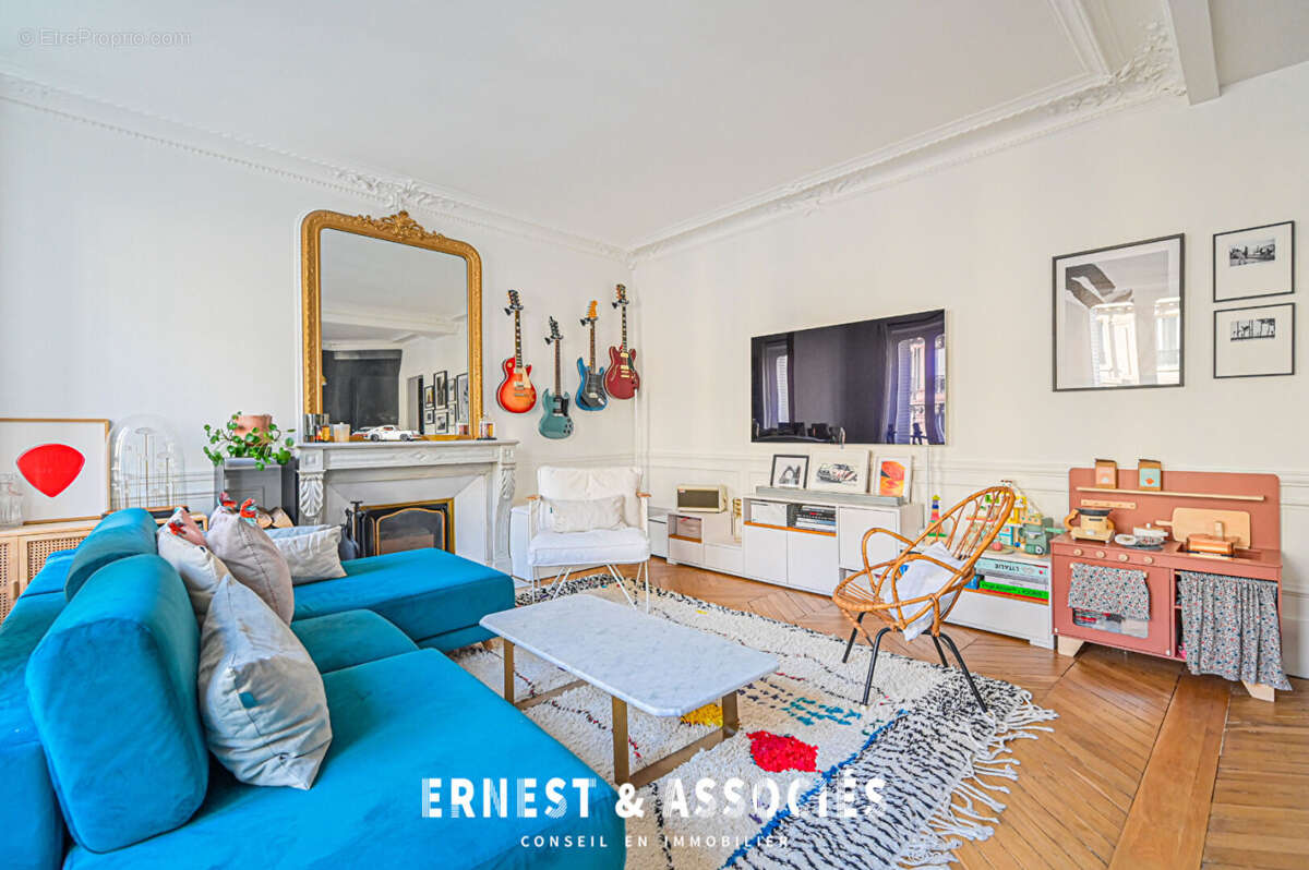 59406187c.jpg - Appartement à PARIS-10E