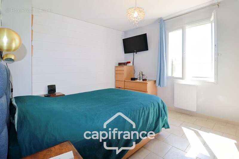 Maison à SAINT-CYR-SUR-MER