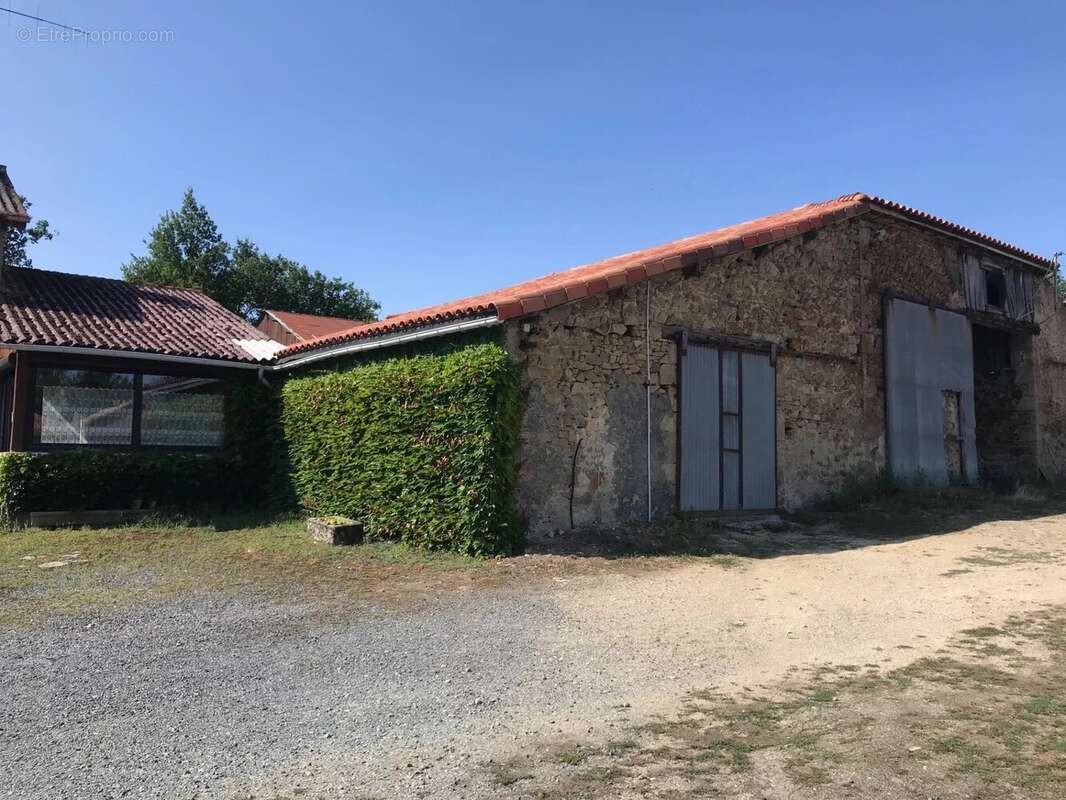 Maison et dépendances aux portes de Bressuire - photo 2