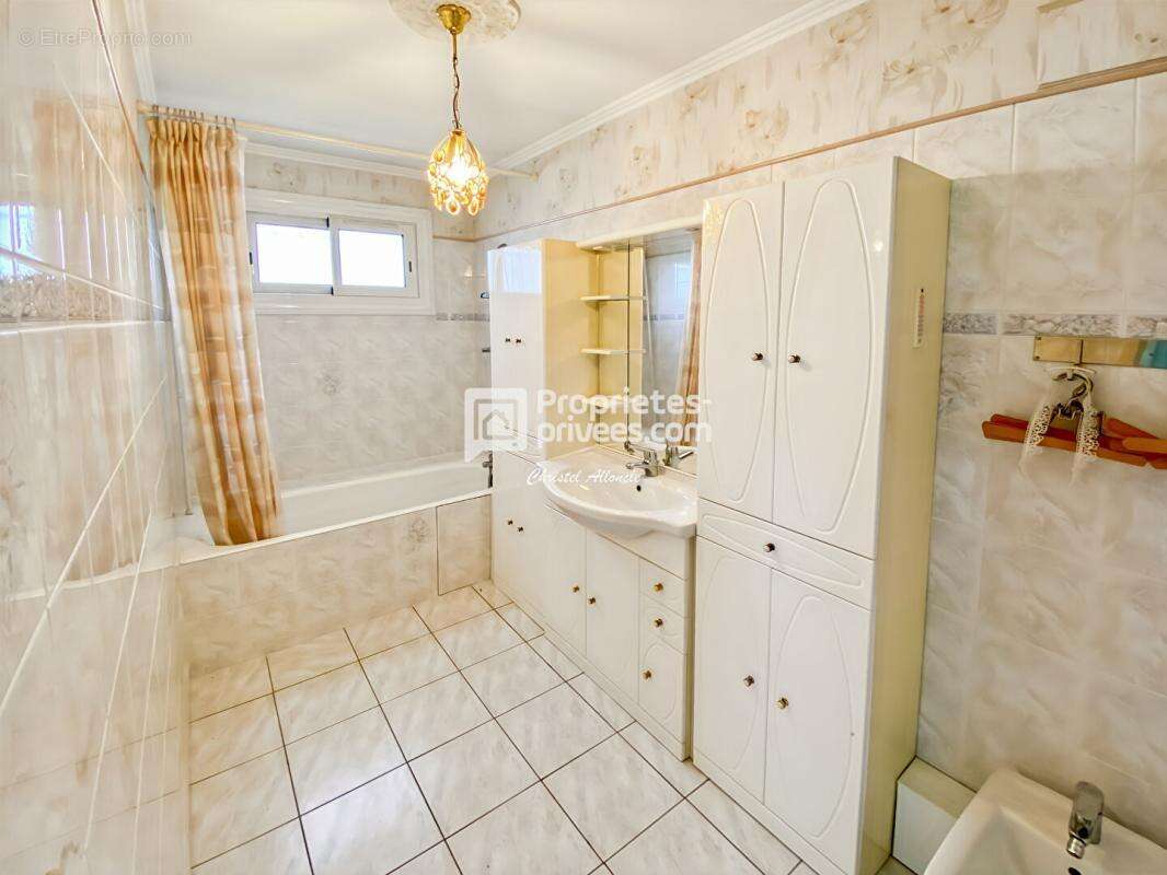 Blanquefort maison de plain-pied avec   jardin et garage possibilité 3ème chambre - photo 8