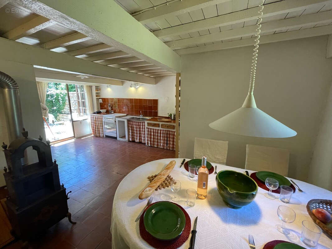 Maison à FOX-AMPHOUX