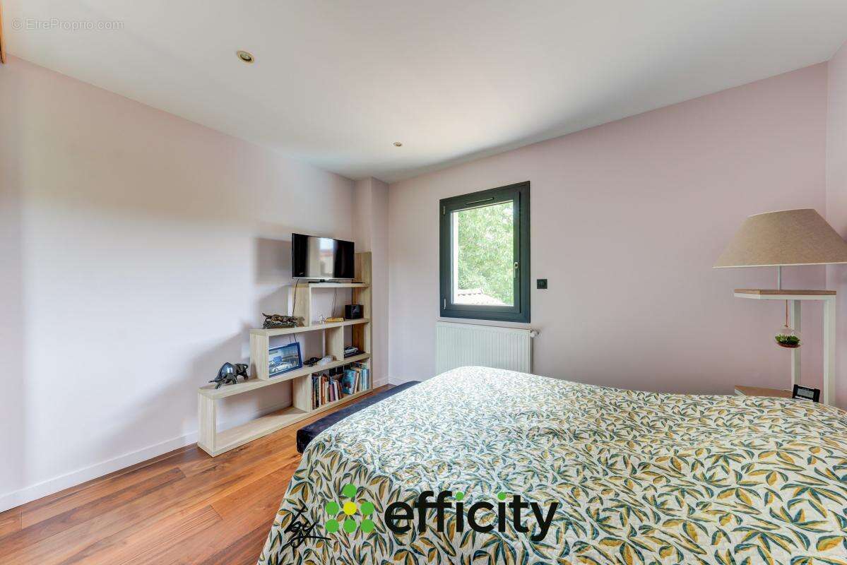 Maison 183 m² à Genas  - photo 16