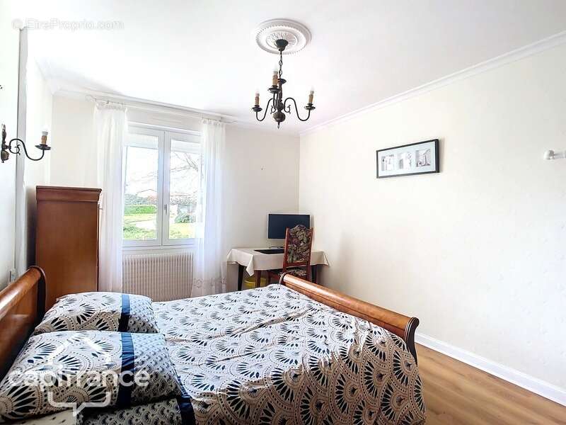 Maison à SAINT-VARENT