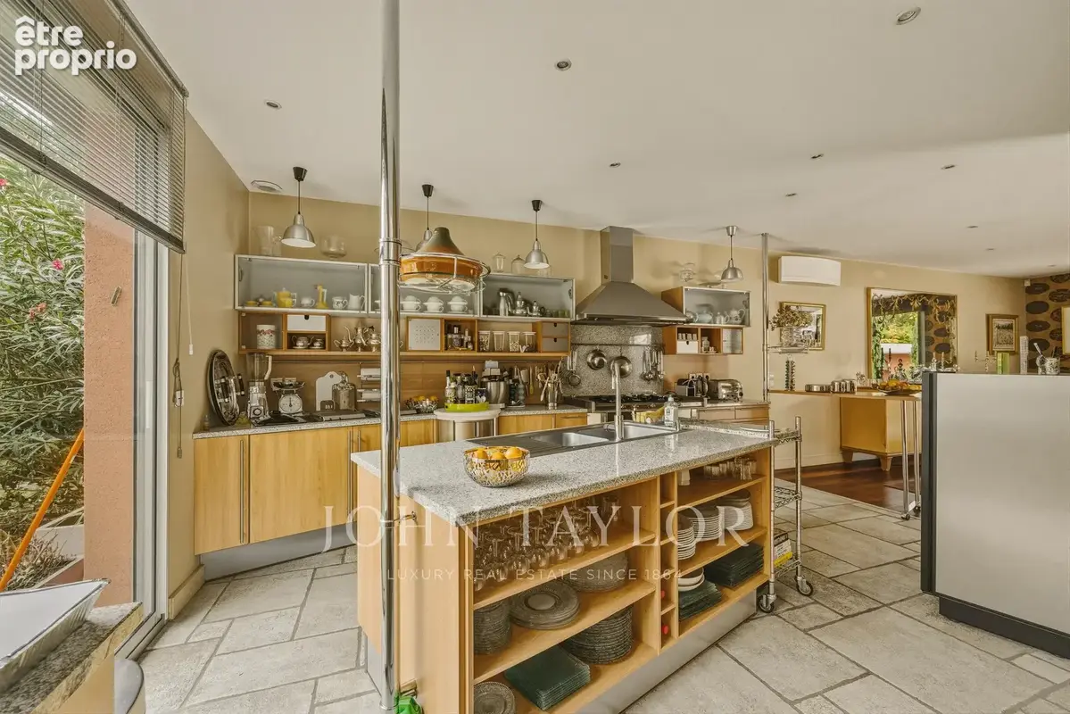 Villa d’architecte – parc paysager de 3 000 m² – piscine – pool house – dépendance - photo 7