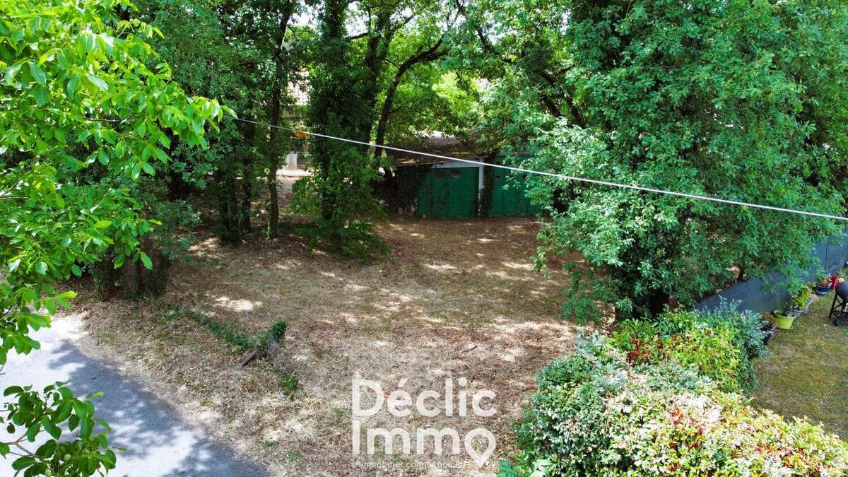 Terrain à LA COURONNE