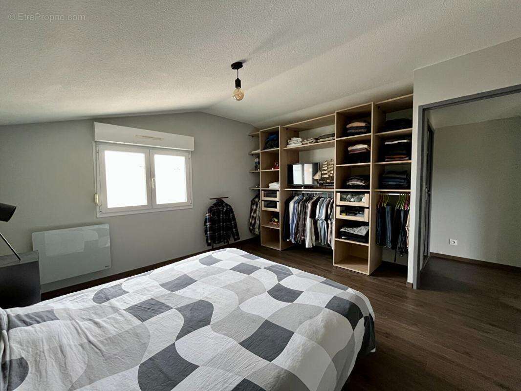 Maison à COLAYRAC-SAINT-CIRQ