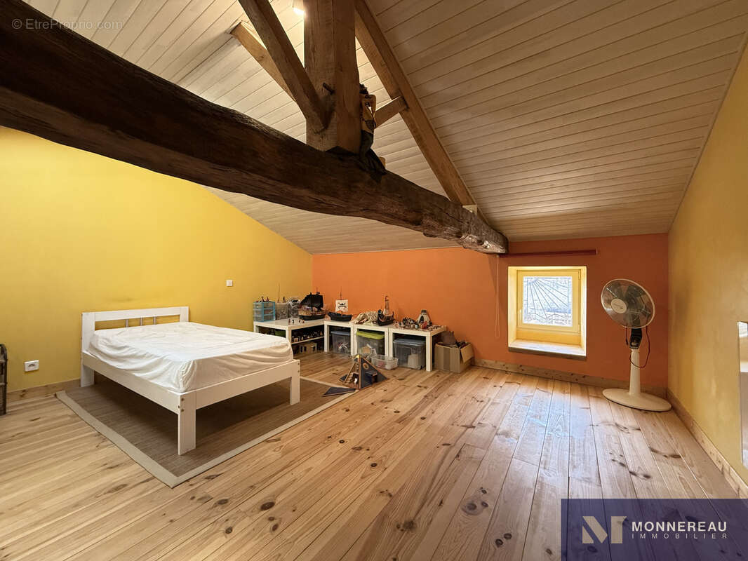 Maison à GENAC