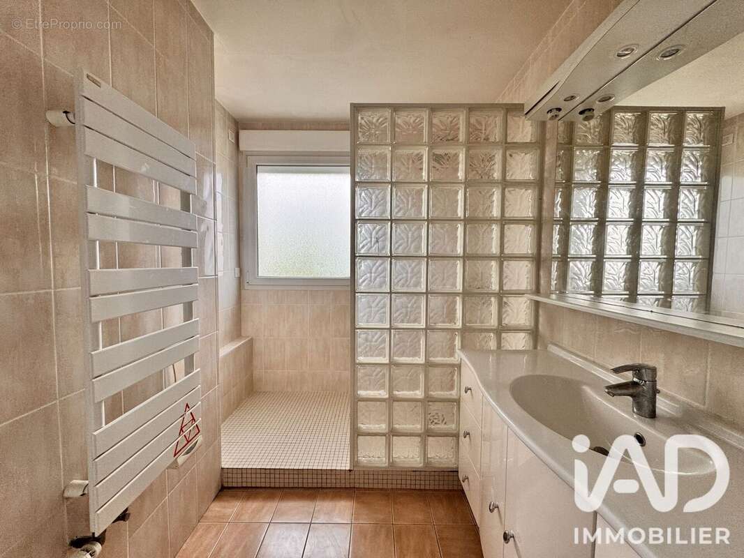 Photo 9 - Appartement à NANTERRE