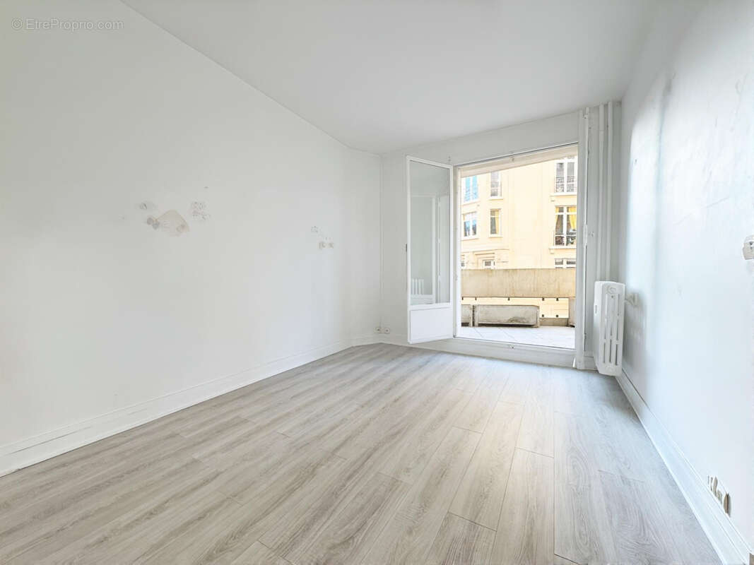 Appartement à PARIS-7E